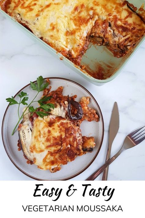 This healthy vegetarian moussaka with lentils and eggplant is an amazing quick and easy dinner recipe, perfect for meat free meals. This simple recipe is great for meal prep, and freezes well. This is a quick version where you first cook a lentil sauce, then make it in the oven. Lentil Moussaka Recipe, Moussaka Recipe Vegetarian, Lentil Moussaka, Vegetable Moussaka, Meat Free Meals, Lentil Sauce, Vegetarian Moussaka, Greek Vegetarian, Grilled Dinner Recipes