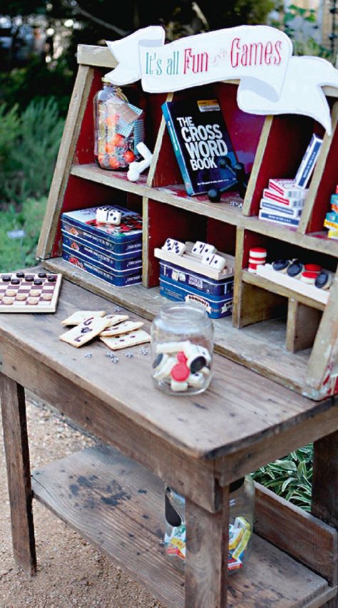 9 Fun Tabletop Icebreakers for Wedding Guests -Beau-coup Blog Board Game Wedding, Wedding Games For Kids, Wedding Table Games, Guest Entertainment, Wedding Games For Guests, Reception Games, Reception Activities, Wedding Reception Games, Game Of Love