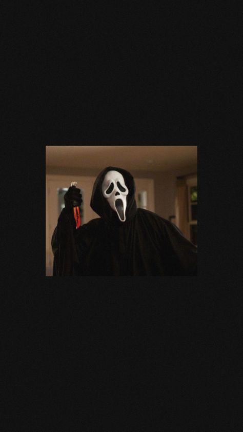 Horror Lockscreen Aesthetic, Ghostface Wallpaper Iphone, Ghostface Lockscreen, Scream Lockscreen, Horror Lockscreen, Scream Wallpapers Iphone, Scream Wallpapers Aesthetic, Ghost Face Wallpaper, Scream Wallpapers