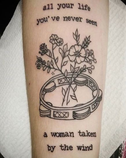 38 Amazing Fleetwood Mac and Stevie Nicks Tattoos – NSF – Music Magazine Stevie Nicks Quotes, Woman Tattoos, Green Tattoos, Short Bread, Aesthetic Header, Fan Tattoo, Lyric Tattoos, Shape Tattoo, Gold Tattoo