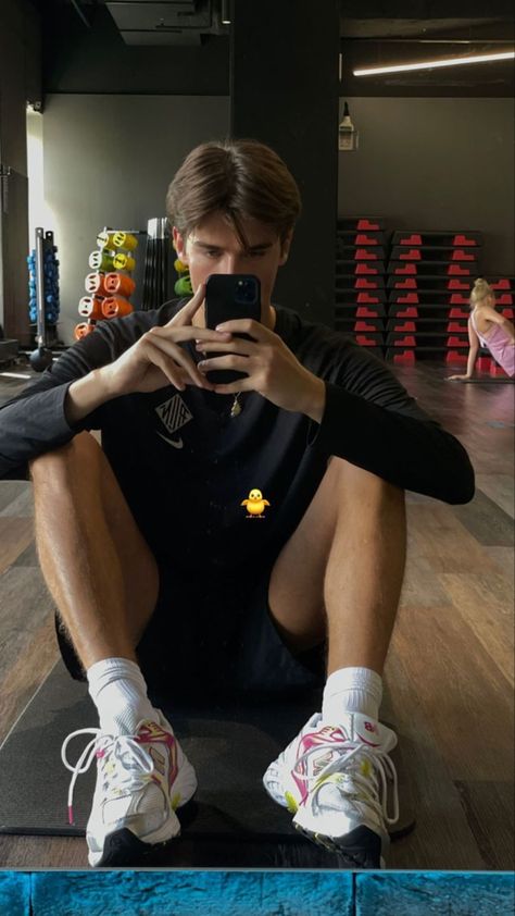 Gym Boys Aesthetic, Gym Boys, Boys Aesthetic Outfits, Gym Boy, Healthy Man, Gym Video, Gym Photos, How To Gain, Sports Boys