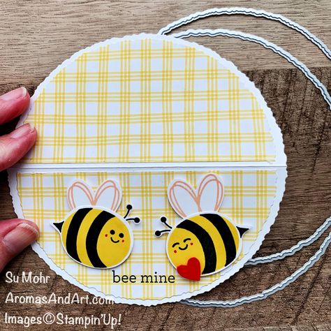 A “rocker card,” created with the exclusive Bee Mine Suite and Deckled Circles Dies. Instructions on my blog. Bee Valentines Cards, Bee My Valentine, Stampin Up Valentine Cards, Bee Mine Valentine, Bee Valentine, Valentines Day Cards Handmade, Valentine Cards Handmade, Bee Mine, Bee Cards