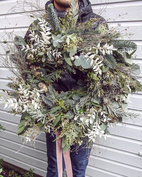 joanne-truby-floral-design-florist-workshop-diy-wreath-christmas-festive-kit Wreath Workshop, Wreath Making Kits, Natural Christmas Wreaths, Winter Wreaths, Foliage Wreath, Floral Christmas, Dried Flower Wreaths, Pretty Wreath, Festive Wreath