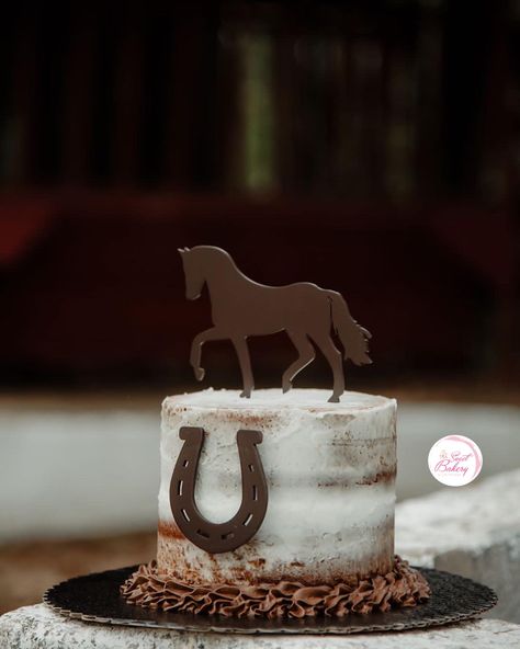 Simple Cowboy Cake, Cowboy Birthday Cake For Men, Western Theme Cake For Men, Cowboy Cake For Men, Cowboy Cake Ideas, Cowboy Cakes For Boys, Horse Cakes Birthday, Western Cake Ideas, Vaquero Cake