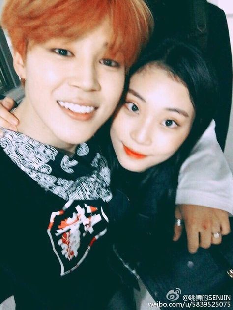 Jimin with high school friend Bts Predebut, Jimin Selca, Park Ji Min, Pop T, Dara Kpop, Park Jimin Bts, Famous Celebrities, Busan, Rwby