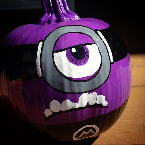 #pumpkins #minion #despicableme | lisa groon | Flickr Costumes Minion, Minion Diy, Disney Pumpkin Painting, Minion Pumpkin, Celebrities Quotes, Halloween Pumpkin Crafts, Purple Minions, Creative Pumpkin Painting, Creative Pumpkin Decorating