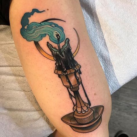 Lantern Tattoo, Candle Tattoo, Tatuaje A Color, Desenho Tattoo, Halloween Tattoos, Neo Traditional, Great Tattoos, Skin Art, Piercing Tattoo