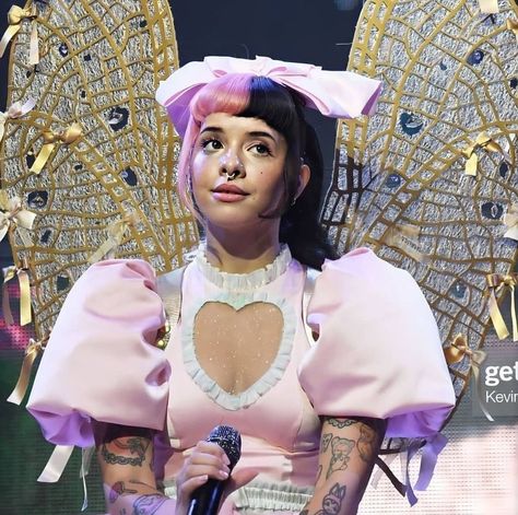 📚✏️📕 ♡ ♡ ♡ #melaniemartinez #foryou #portals #portalsalbum #portalsmelaniemartinez #trilogytourmeleniamartinez #fanpage #trilogytour #melaniemartinezfan #melaniemartinezfanpage #melanie #martinez #melaniefan K-12 Melanie Martinez, Pink And Black Hair, Martinez Twins, Cherry Baby, Tv Girls, Dream Hair, Melanie Martinez, Adele, Festival Captain Hat