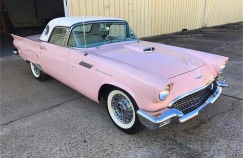 Thunderbird Car, 1957 Ford Thunderbird, Dream Cars Lamborghini, Awesome Houses, Pink Cars, Counting Cars, Old Vintage Cars, Pink Cadillac, Deco Rose