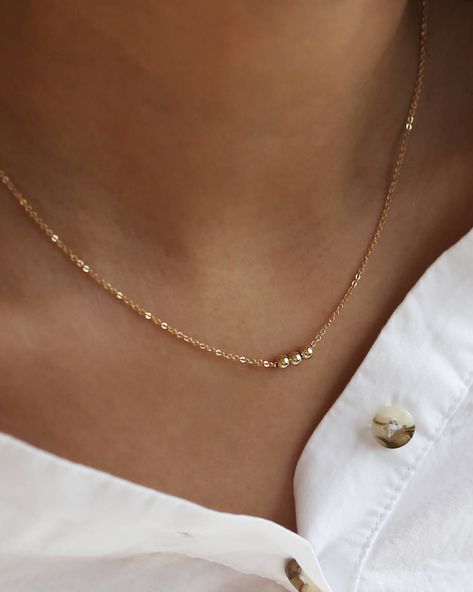 Daily Necklace Simple, Simple Everyday Jewelry, Grad Jewelry, Everyday Gold Necklace, Dainty Layered Necklaces, Everyday Jewelry Simple, Etsy Necklace, Gold Minimalist Jewelry, Bead Choker Necklace