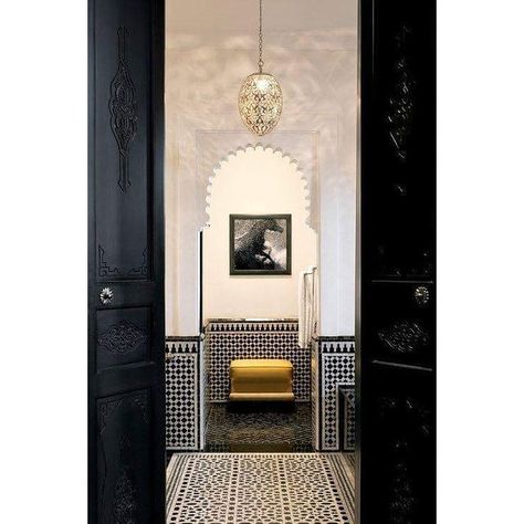 Black and white. Beautiful Moroccan entrance #Moroccandesign Moroccan Inspired Bathroom, Mission Revival, Moroccan Bathroom, Moroccan Interior Design, Design Marocain, Morocco Style, Haute House, Tiles Mosaic, Moroccan Interiors