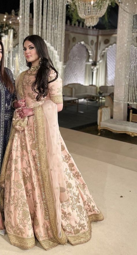 Grooms Sister, Nikkah Brides, Lakme Fashion Week 2015, Bridal Embroidery, Ethnic Clothes, Desi Outfits, Luxury Room, Lehnga Dress, Bridal Dresses Pakistan