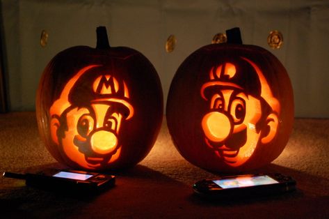 Pumpkin Carving Ideas Mario Bros, Mario Bros Pumpkin Carving, Boo Mario Pumpkin Carving, Pac Man Pumpkin Carving, Duo Pumpkin Carving Ideas, Luigi Pumpkin Carving, Nerdy Pumpkin Carving Ideas, Luigi Pumpkin, Yoshi Pumpkin