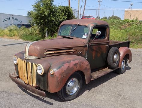 a 1947 Ford Truck, Dodge Diesel Trucks, Chrysler Hemi, Dodge Diesel, Vintage Pickup, Vintage Pickup Trucks, Classic Ford Trucks, Old Pickup, Old Pickup Trucks