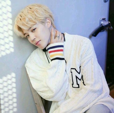 410 Likes, 4 Comments - Jimin Bts (@jiminparkup) on Instagram: “He owns my heart 💞💘 . . #JIMIN #방탄소년단 #BTS #parkjimin #chimchim #bangtansonyeondan #bangtan #지민…” Jimin Staring, Staring At You, I'm In Love, Park Jimin, Fanfiction, The Story, Books Wattpad, In Love, Wattpad