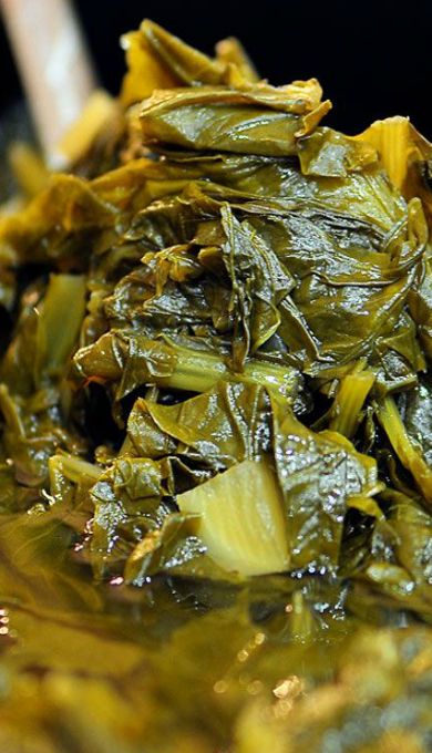 Slow Cooker Turnip Greens                                                                                                                                                                                 More Best Turnip Greens Recipe, Turnip Greens Recipe, Collard Greens Recipe, Turnip Greens, Southern Cooking, Crock Pot Cooking, Greens Recipe, Veggie Dishes, Southern Recipes