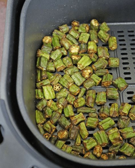 Air fryer fried okra is crispy and full of flavor. This vegan air fryer fried okra can be served as an easy snack or you can also serve them as a side dish. Air Fryer Okra, Fried Okra, Okra Recipes, Air Fryer Oven Recipes, Scallop Recipes, Air Fryer Dinner Recipes, Air Fryer Healthy, Air Fryer Recipes Easy, Air Fryer Recipes Healthy