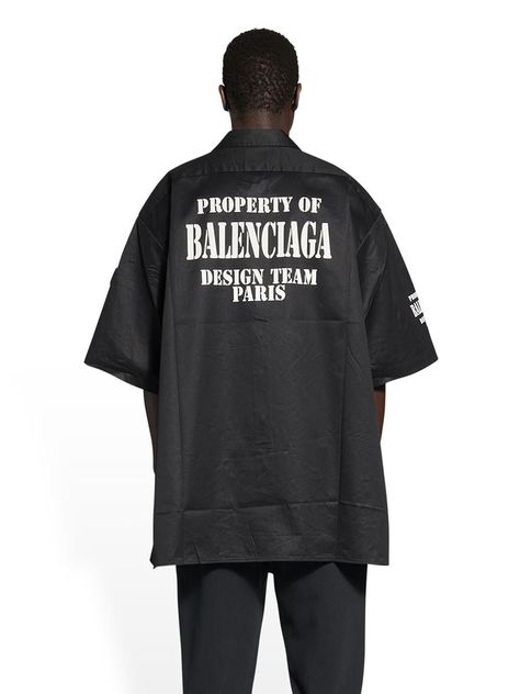 Balenciaga Tshirt, Balenciaga Shirt, Balenciaga T Shirt, Balenciaga Men, Outfit Quotes, Shirt Logo Design, Comme Des Garcons, Shirt Outfit, Balenciaga