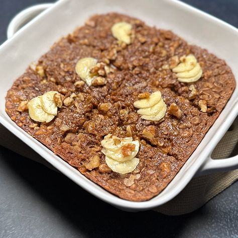 Banana Bread Oatmeal, Banana Bread Baked Oatmeal, Golo Recipes, Sweet Banana Bread, Oatmeal Bread, Quick Healthy Snacks, Banana Breakfast, Warm Breakfast, Banana Oatmeal