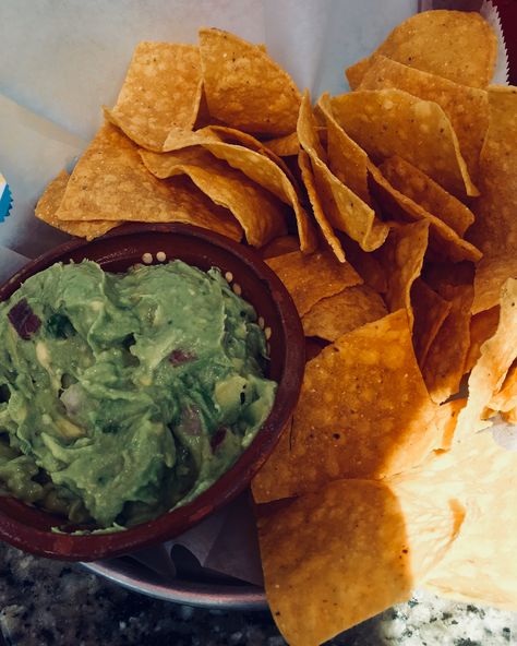 Chips and guac!🥑 Chips And Guacamole Aesthetic, Guacamole Aesthetic, Chips And Guac, Chips And Guacamole, Guacamole, At Night, Mood Board, Chips, Ethnic Recipes