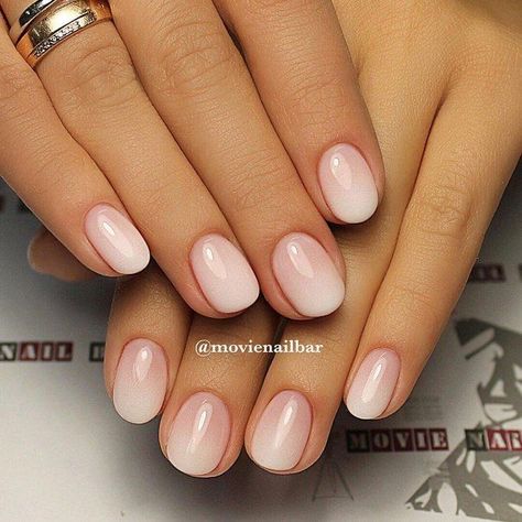 Acrylic Nails Ideas Short Round, Ombre Acrylic Nails Short Round, Short Ombre Nails Round, Short Round Bridal Nails, Short Round Ombre Nails, Round Ombré Nails, Round Ombre Acrylic Nails, Simple Ombre Acrylic Nails, Ombre Round Nails