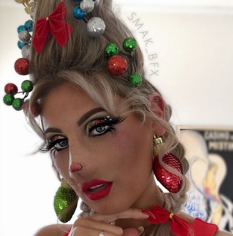 How the Grinch stole Christmas Who Characters Grinch, The Grinch Movie Characters, Who Outfits Grinch, The Grinch Hairstyles, Whoville Hair How To Do, Martha May Whovier Makeup, Easy Whoville Hair, Grinch Friendsmas, Martha May Whovier Hair