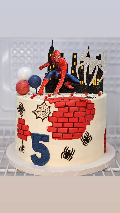 White Spiderman Cake, Superhero Cake For Boys, Spidey Cake Ideas, Spiderman Cake Birthday For Kids, Spiderman Cake Ideas, Dc Cake, Cake Spiderman, One Tier Cake, Spiderman Birthday Cake