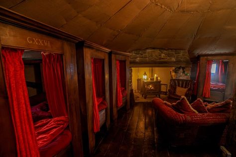 HARRY Potter fans can stay in a Gryffindor themed dorm with four-poster beds and a lavish prefect bathroom, featuring the famous mermaid stained glass window. Found at North Shire in Liverton, on the edge of the North York Moors National Park, the dorms are themed around the famous Hogwarts house common room and dormitory used […] Gryffindor Dorm Room, Gryffindor Dormitory, Harry Potter Dorm Room, Harry Potter Dorm, Gryffindor Dorm, Hogwarts Dorm, Casa Dos Hobbits, Gryffindor Common Room, Hagrids Hut