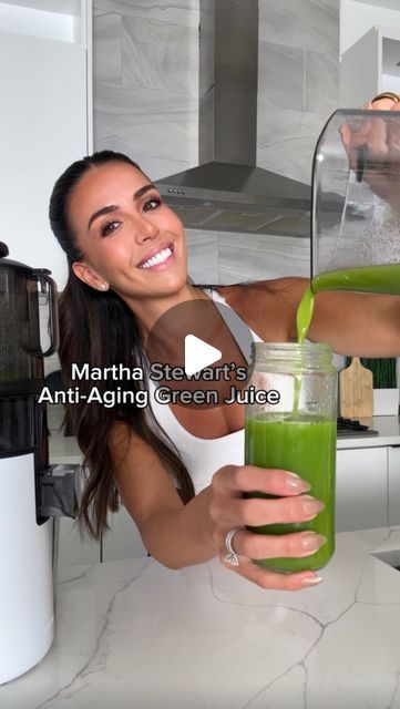 Ainsley Rodriguez on Instagram: "I LOVE my morning juices and have been having them for quite a few years now so you know when Martha Stewart shared hers I HAD to try it! It’s definitely something I look forward to that has made such a positive impact on both my skin and gut health as well as my overall mood and energy levels!

*Don’t forget that the juicer you use DOES matter! You want to use a slow juicer so that you can preserve as many nutrients as possible from your fruit & veggies! I personally love my @huromamerica juicer - it takes whole ingredients and it’s a pretty seamless and easy clean up! 

Recipe:
7 celery stalks
1/2 Cucumber 
1/2 Pear
1 mandarin/orange
1 knob Ginger
Handful of Parsley

#morningjuice #greenjuice #hurom #h70" Juice Recipes With Pears, Martha Stewart Green Juice, Hurom Juicer Recipes, Green Juice Shots, Juicing Celery, Hurom Juicer, Morning Juice Recipe, Ainsley Rodriguez, Anti Aging Juice