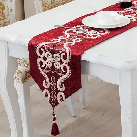 Cheap Table Runners, Coffee Table Cloth, Damask Decor, Gold Table Runners, Thanksgiving Table Runner, Modern Table Runners, Kitchen Accesories, Purple Table, Dining Table In Living Room