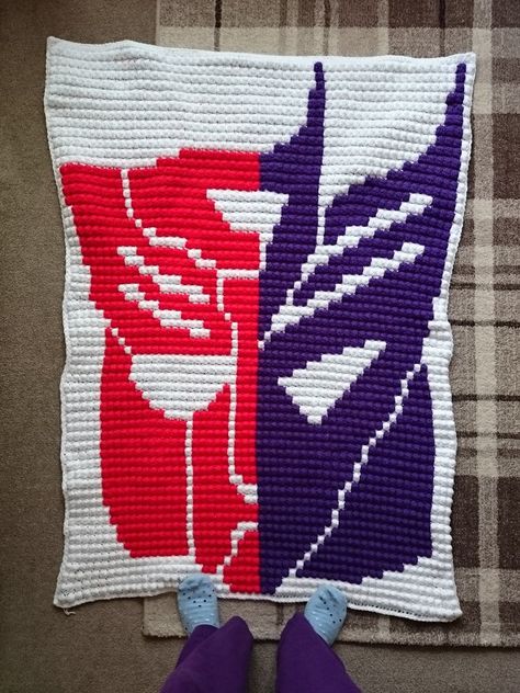 Transformers Crochet, Decepticon Symbol, Dk Yarn, Alpha Patterns, Drink Sleeves, Crochet Baby, Transformers, Crochet Blanket, Sewing Projects