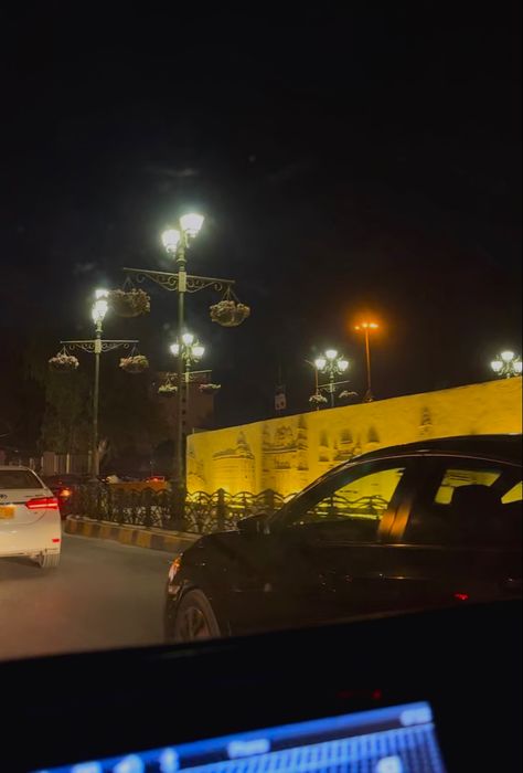 Pakistan Street Aesthetic, Karachi Road Snap, Karachi Snaps, Karachi Aesthetic, Pakistan Vibes, Pakistan Aesthetic, Chand Raat, Save Your Tears, Street Library