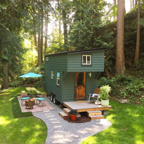 Tiny homes in Washington State. Design Casa Piccola, Tiny House Swoon, Tiny House Exterior, Tiny House Community, Tiny House Movement, Small Room Design, Tiny Spaces, Tiny House Living, Tiny House Plans