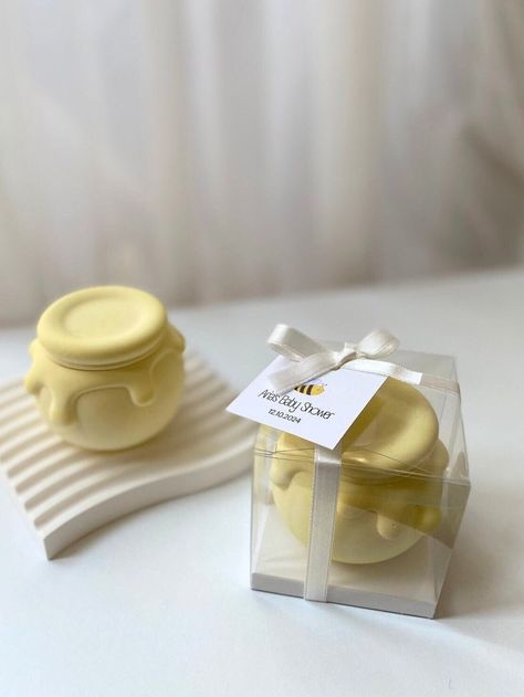 Winnie The Pooh Honey Jar, Winnie The Pooh Birthday Party, School Birthday Treats, Pooh Birthday Party, Concrete Candle Holder, Baby Shower Candle Favors, Candle Favor, Winnie The Pooh Honey, Baby Shower Candles