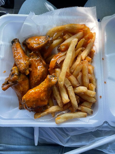 Food Lover Wing And Fries, Hot Wings And Fries, Chicken Wings Aesthetic, Chicken Wings And Fries, Wings And Fries, Fried Sausage, Buffalo Chicken Wings, Foodie Instagram, Hot Wings