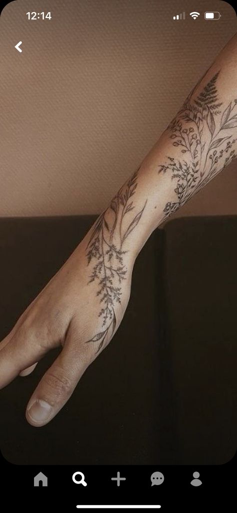 Tattoo Earthy, Tattoos Earthy, Botanical Tattoo Sleeve, Wrap Around Wrist Tattoos, Wrist Bracelet Tattoo, Earthy Tattoos, Around Arm Tattoo, Wrap Around Tattoo, Fern Tattoo