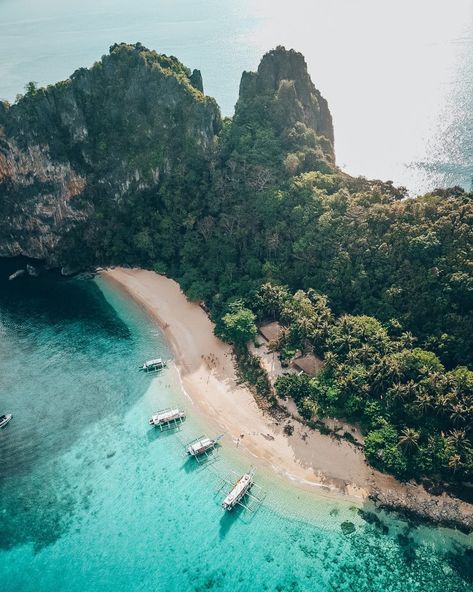 The Best Place to Go for Your First Solo Trip - Teaspoon of Adventure Island Drone Photography, Beach Drone Photography, Hundred Islands Philippines, Siargao Photography, Beach In Philippines, Drone Instagram, Philippines Itinerary, Nepal Pokhara, Cebu Island