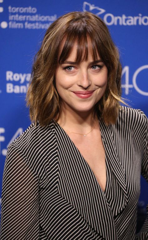 Dakota Johnson Dakota Johnson Bangs, Dakota Johnson Hair, Dakota Johnson Style, Popsugar Beauty, 2015 Trends, Penteado Cabelo Curto, Long Bob, Dream Hair, Dakota Johnson