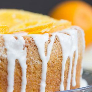 Moist and buttery, my Old Fashioned Buttermilk Orange Juice Pound Cake is bursting with orange flavor. The orange glaze adds a nice sweetness and the candied orange slices make a beautiful presentation. Orange Juice Pound Cake Recipe, Orange Juice Pound Cake, Lemon Cream Cheese Pound Cake Recipe, Cinnamon Roll Pound Cake, Orange Pound Cake Recipe, Orange Juice Cake, Cream Cheese Pound Cake Recipe, Orange Pound Cake, Homemade Sour Cream