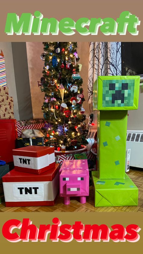 Minecraft Gift Wrapping Ideas, Minecraft Wrapping Ideas, Minecraft Christmas Decorations, Minecraft Wrapping Paper, Minecraft Christmas Tree, Minecraft Tree, Diy Xmas Ornaments, Christmas Present Wrap, Minecraft Gifts