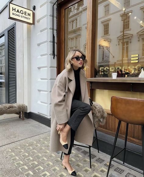 Chanel Slingback Outfit, Aesthetic Lawyer, Ballet Flats Outfit, Chanel Slingback, Lawyer Fashion, Trench Coat Outfit, Chanel Outfit, Flats Outfit, Professional Outfits Women