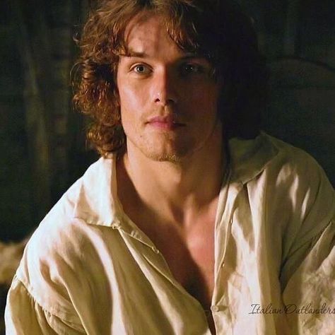 Young Jamie so full of hope & longing for his new bride Claire #Outlander 107 The Wedding #JamieFraser #SamHeughan #ILoveJamieFraser #loveforJamie #BarbFavJamieFraser Outlander Wedding, Gabaldon Outlander, James Fraser Outlander, Jaime Fraser, Outlander Season 1, Diana Gabaldon Outlander, Outlander Book Series, Jamie Fraser Sam Heughan, Jamie Fraser Outlander