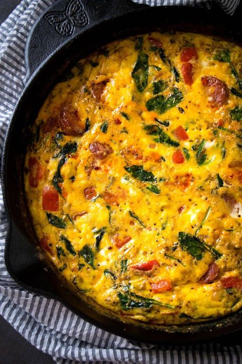 Chorizo Recipes Dinner, Chorizo Frittata, Frittata Recipes Healthy, Fritata Recipe, Healthy Frittata, Mom Meals, Chorizo Breakfast, Breakfast Frittata, Chorizo Recipes