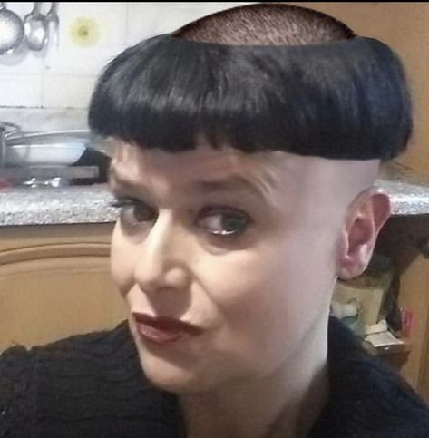 Alternative Hair Shaved Sides, Spiderweb Side Shave, Bottom Half Shaved Head Women, Half Shaved Eyebrows Goth, Goth Shaved Head, Satijnen Blouses, Weird Haircuts, High And Tight Haircut, Half Shaved Hair