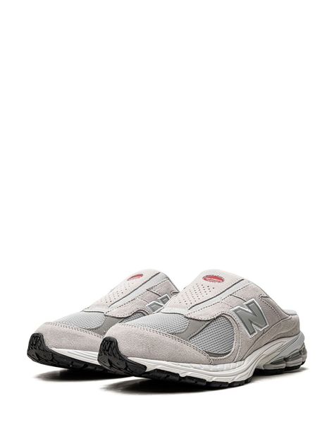 Find NEW BALANCE 2002r Sneaker Mules on Editorialist. grey suede mesh panelling embroidered logo to the side round toe slip-on style branded insole signature ABZORB® midsole rubber sole New Balance 2002r Grey, Sneaker Mules, Nike Tenis, New Balance 2002r, Mule Sneakers, Chanel 2, Grey Sneakers, Loafer Mules, Grey Suede