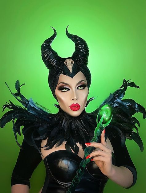 Maleficient Makeup, Maleficent Halloween Costume, Maleficent Makeup, Maleficent Halloween, Halloween Villain, Maleficent Costume, Villain Costumes, Halloween Coustumes, Cool Halloween Makeup