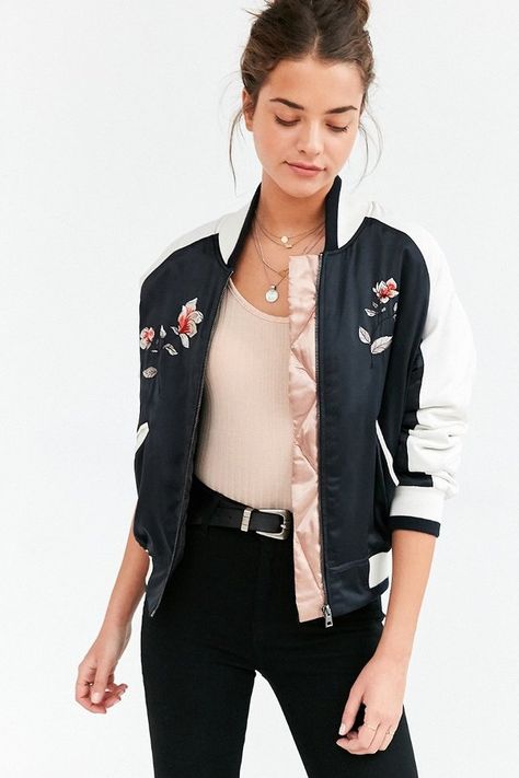 ::THIS BOMBER. SO CUTE. Bomber jackets for women are super in lately. This bomber has a floral design. Bombers a unique jackets, they're not basic at all. This one has a ton of detail, but it's not over the top. I love the way she's wearing it. Neutral & basic colors with a simple bun, the jacket speaks for itself here. It's by Silence + Noise & it's called the Stays On Tour Satin Bomber Jacket:: Craig Mcdean, Jacket Outfit, Urban Wear, Bomber Jackets, Mode Hijab, Fashion Streetwear, Looks Style, Jacket Outfits, Sweater Weather