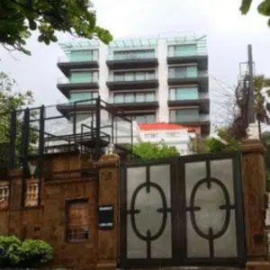 Shahrukh Khan House Mannat Photo Mannat Shahrukh Khan House, Mannat House, Shahrukh Khan House, Shahrukh Khan Family, Abram Khan, Gauri Khan, University Of Delhi, New Photo Style, Interior Vintage