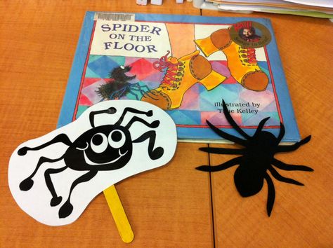 Read Sing Play: There's a Spider on the Floor Raffi Songs, Fall Provocations, Spiders Preschool, Spider Unit, Storytime Themes, Toddler Storytime, Spider Theme, Halloween Lesson, Flannel Board Stories