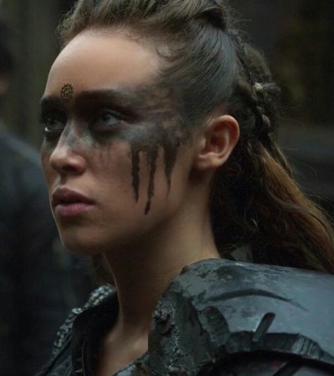 Alycia Debnam-Carey as Lexa on The 100 Warrior Makeup, Viking Makeup, Commander Lexa, Lexa Y Clarke, Alycia Jasmin Debnam Carey, Lexa The 100, The 100 Clexa, Hog Hunting, The 100 Show